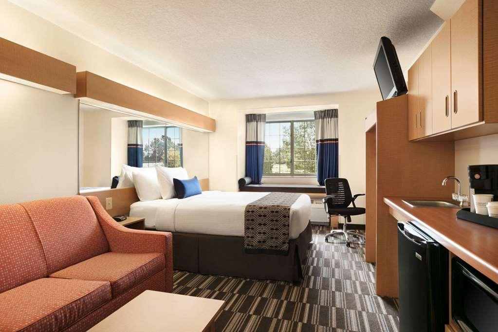 Microtel Inn & Suites By Wyndham Culpeper Room photo