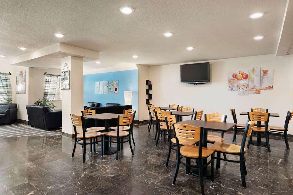 Microtel Inn & Suites By Wyndham Culpeper Restaurant photo